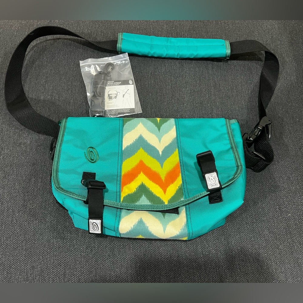 Timbuk2 classic small messenger bag